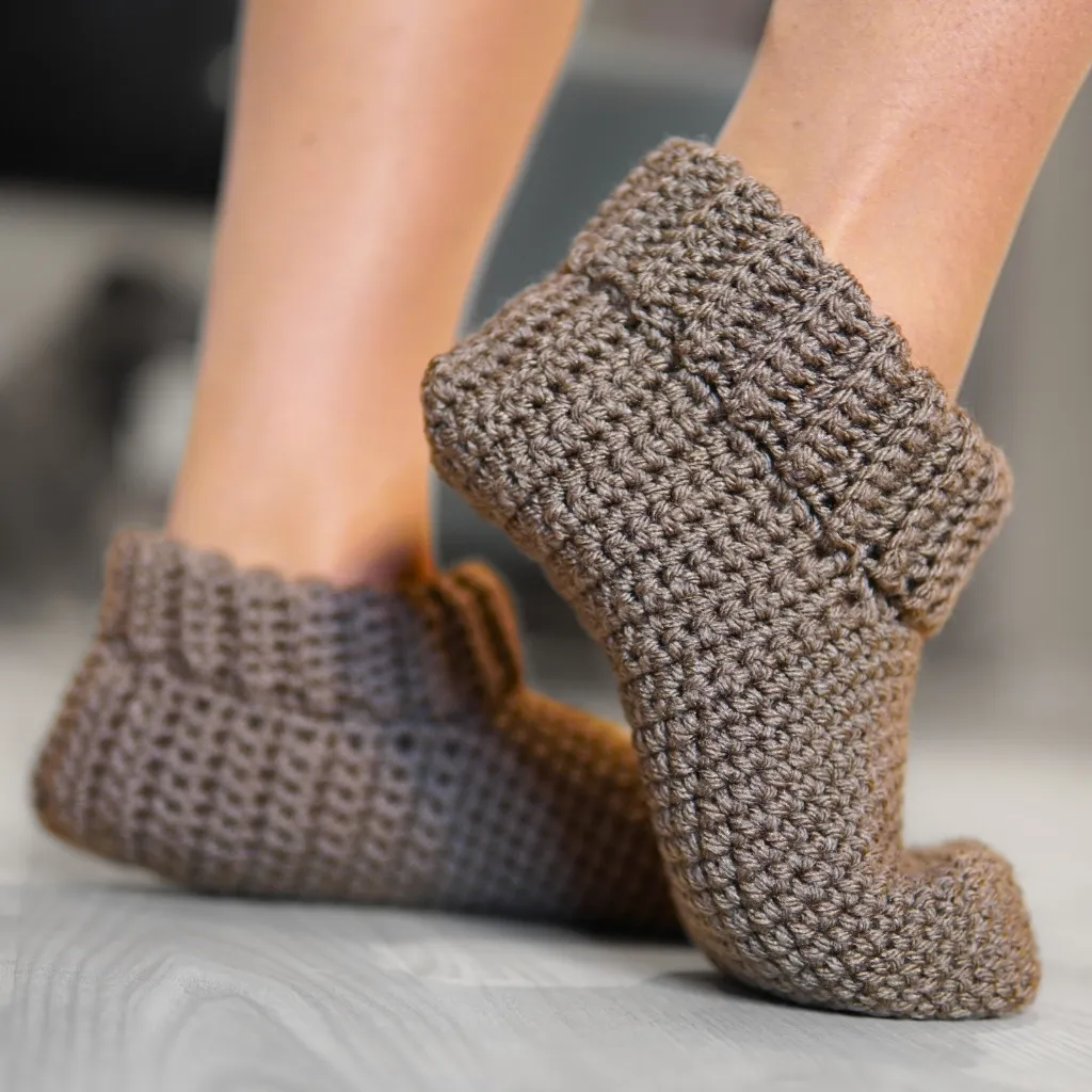 PATTERN: Ribbed Slippers