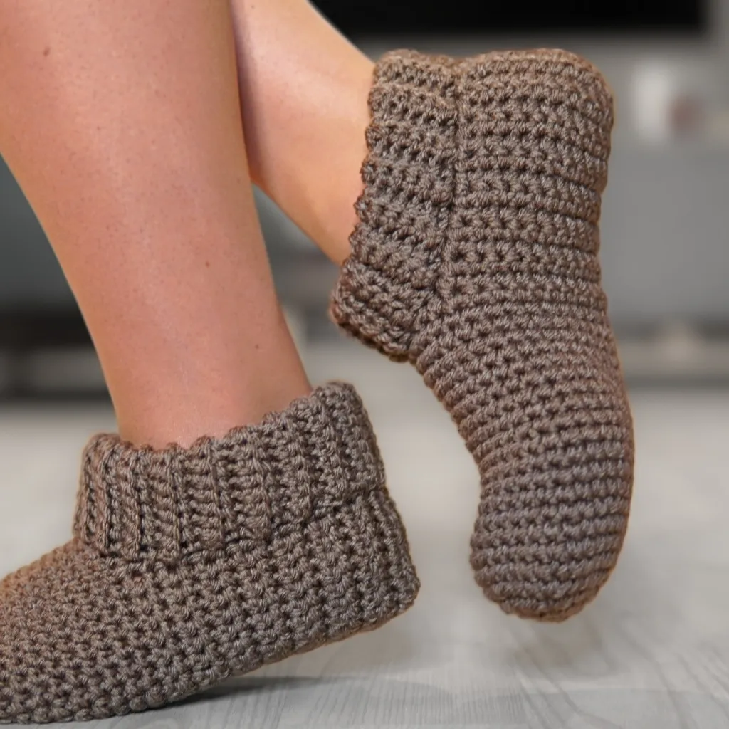 PATTERN: Ribbed Slippers