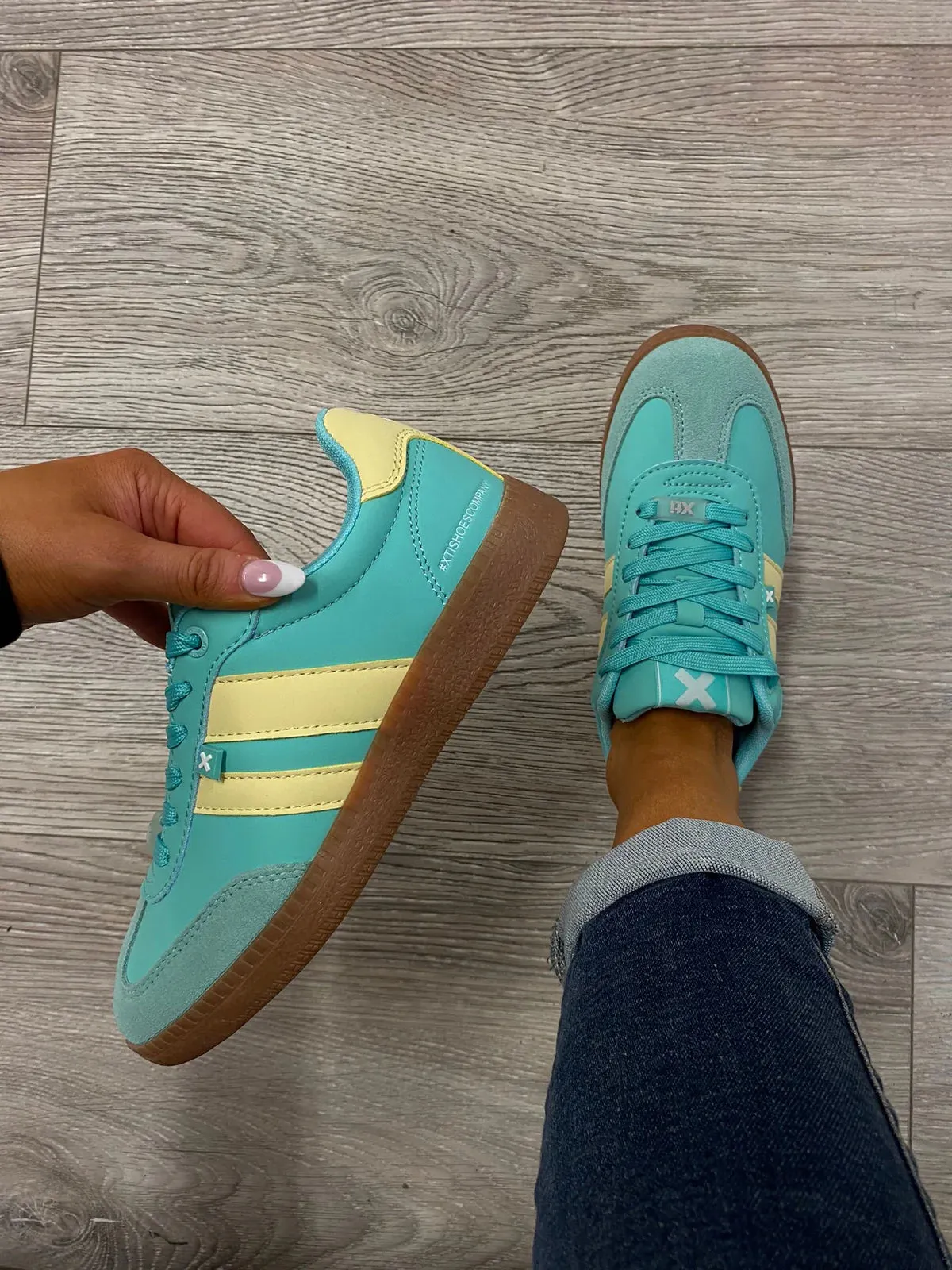 Xti - 143485 Blue and Yellow Retro Trainer